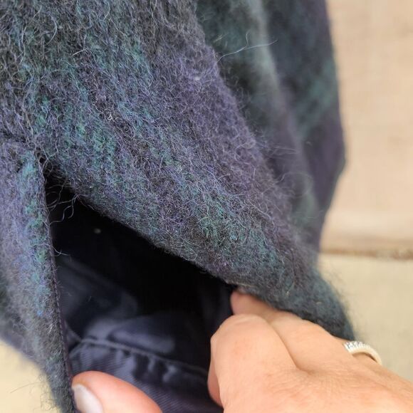 RARE bloggers favorite plaid cape with a faux fur lined hood - Picture 14 of 15